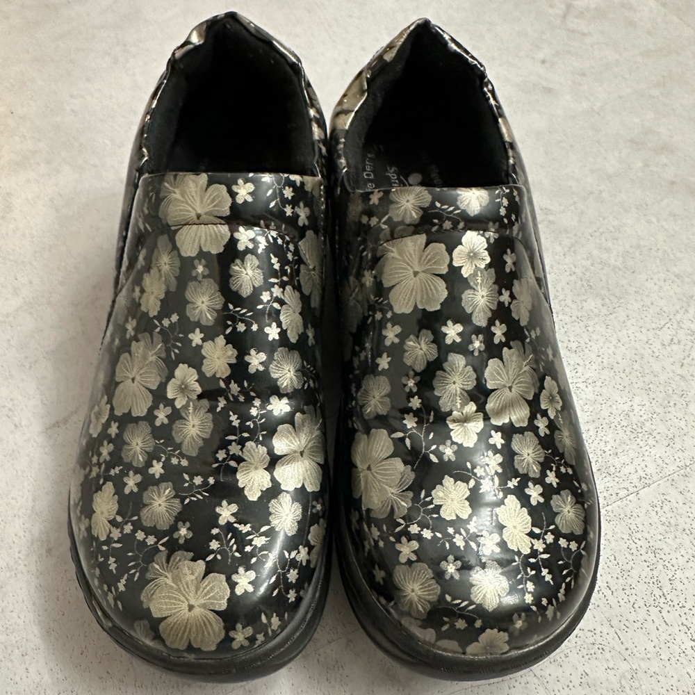 Spring Step Rain Shoes Size 6 - image 1